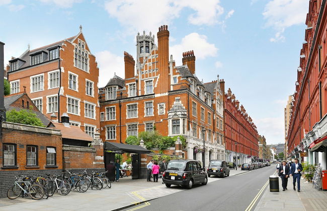 Bond Street Apartments - Photo 1