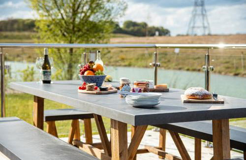 Woodsford WI22 Silverlake Dorset. Lake access. - Photo 23