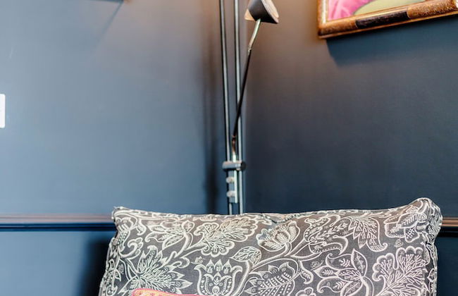 Exquisite Designers Abode - Photo 20