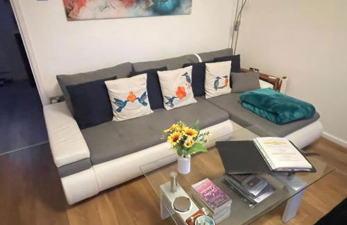 Riverside 2 Bedroom Townhouse with Car Charger - Foto 15