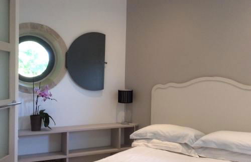 La Tour Hexagonale for 2 with shared pool - Foto 22