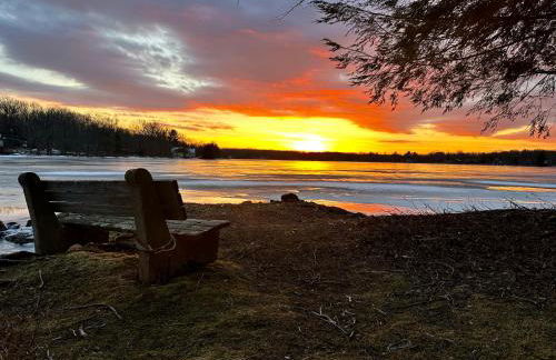 Lakehouse with Boats, MiniGolf, Sauna, HotTub, Swings and Playground! - Foto 62