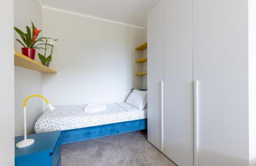 GuestHost -Elegant Seaside Apartment with Pool and Parking - Foto 21