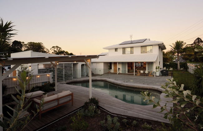 Tugun Retreat - 5BRM Home with Pool - Photo 36