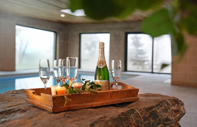 A Stylish Villa in a Green Setting, With a Fully Equipped Wellness Center - Foto 27