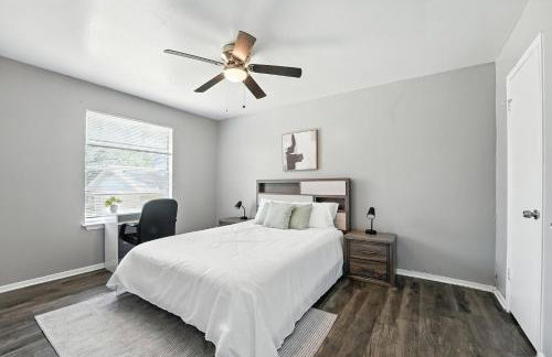 Budget-Friendly 2Bd Apartment I Free Parking - Photo 20