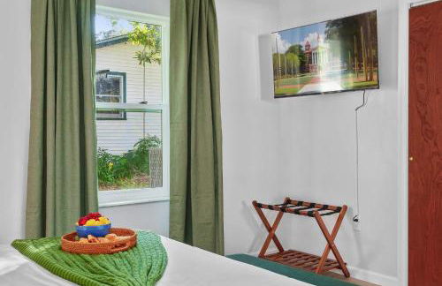 The Bauhaus - 4BR,3BA ,Families , Ample Parking - Foto 30