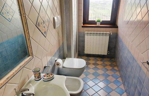 Characteristic restored farmhouse with 360 degree views - Photo 28