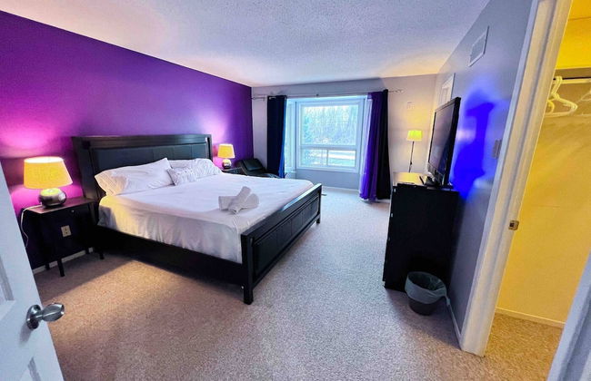 Spacious Family Home Close To Downtown With King Bed Num1 - Photo 2