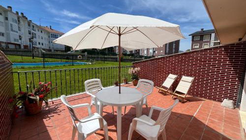 Casita con patio y piscina entre el mar y montañas - Foto 1