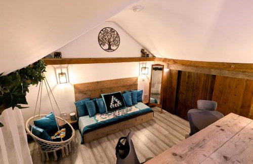 Quirky & cosy 1 or 2 bedroom house in peaceful village - Photo 17