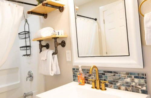 Waddle on Inn- Hot Tub, Pet Friendly, Fully Fenced, 5 Blocks to Beach! - Foto 23