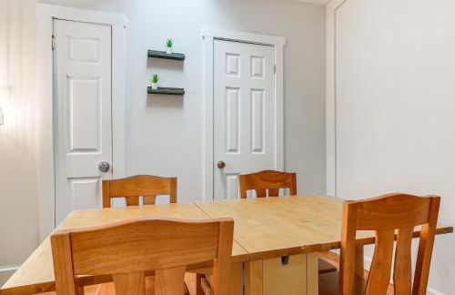 Walk Downtown Takoma Park Escape with Large Yard! - Foto 9