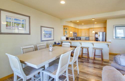 Quiet Waterfront Escape with Hot Tub and Beach Access! - Foto 7