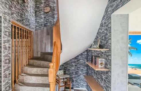 3 Bedroom Awesome Home In Postomino - Foto 7