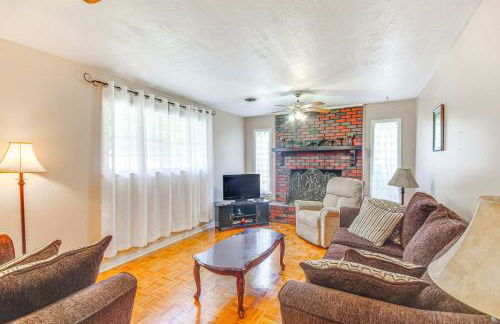 Inviting Vicksburg Home with Patio and Charcoal Grill! - Foto 2