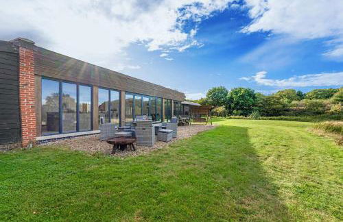 Seven Space - Willow Barn, Hot Tub & Scenic Rural Retreat - Photo 30