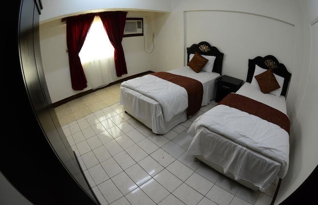 Al Eairy Furnished Apartments Dammam 8 - Foto 4