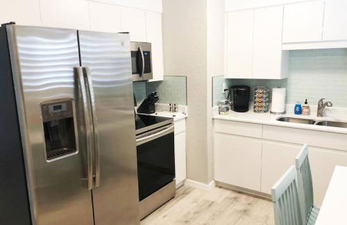 Modern Apartment - 2 of 4 - Photo 13