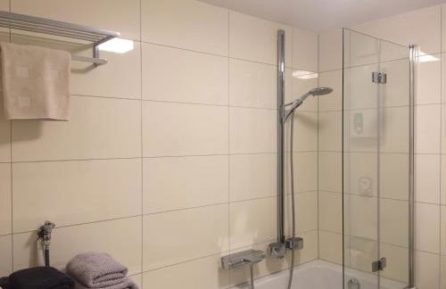 Apartment - zentrumsnah, eigener Parkplatz und großer Balkon ins Grüne - Foto 30