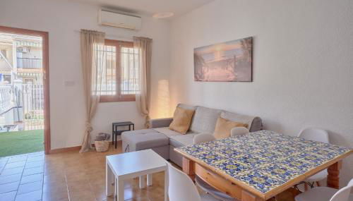 Sunny Coastal Retreat with Pool & Terrace - Foto 5