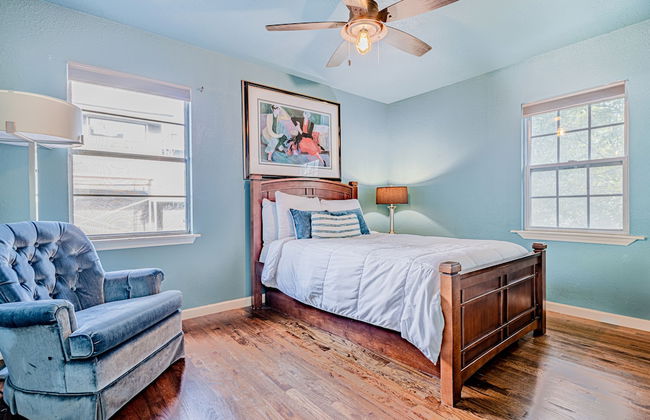 Mr. Wilson - Photo 4