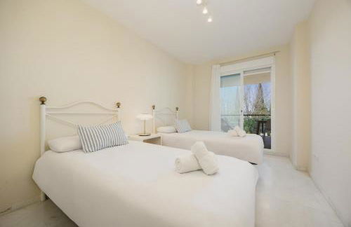 Coastal apartment, with swimming pools and close to the beach, in the tourist Bahia de Marbella - Photo 23