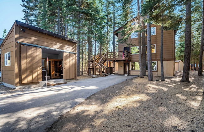 Homewood by Avantstay Amazing Family Cabin w/ Hot Tub & Sauna - Foto 26