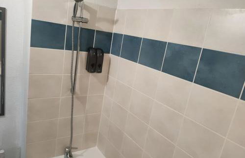 ORBIS - "L'Aquitaine" - Spacieux et joli appartement de 2 à 4 personnes - Parking - WiFi - Terrasse - Photo 3