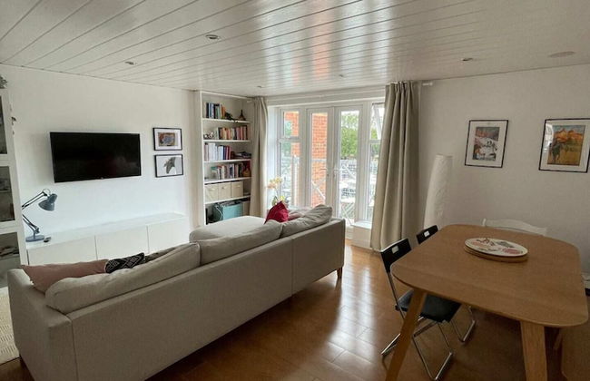 2BD Flat With Views of Canary Wharf - Rotherhithe - Photo 15