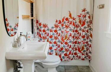 Creek Side Cabin with Wood Fired Hot Tub and Fire Pit - Foto 54