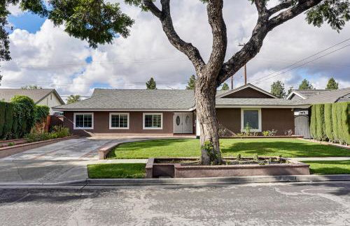 5 Mi to Anaheim Convention Center Retreat with Yard - Foto 28