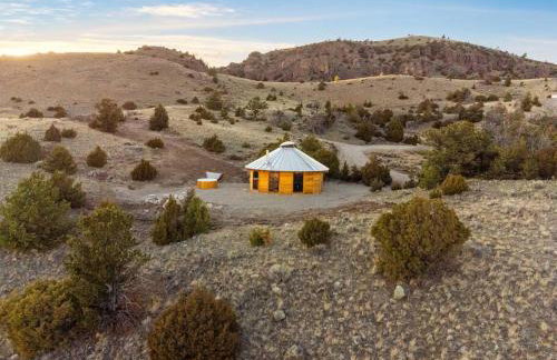 Mountain Yurt - Luxe Yellowstone Cabin I Condé Nast - Foto 8