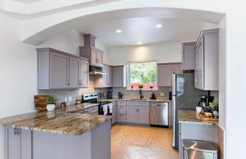 Family-Ready 4BR with Yard & Kids Playground - Foto 12