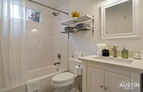 Pet Friendly East Cesar Chavez Home Near Downtown - Photo 24