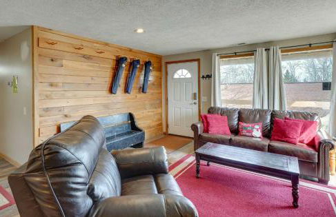 Snowed Inn Cozy Winterplace Ski-InandSki-Out Cabin - Foto 4