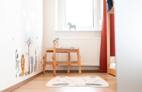 Bunter Hund Apartments - Zentrales Apartment, Parkplatz, Wintergarten, Kinderzimmer - Foto 19