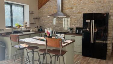 Trendy Barn Conversion Families & Groups Sleeps 8 Fibre WiFi - Foto 4, stove