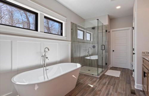 Accessible Lakeside Luxury at the 45mm w/ Private Dock, Sunset Views & More - Foto 38