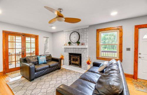 Charming Damascus Retreat with Deck and Creek Views! - Foto 3