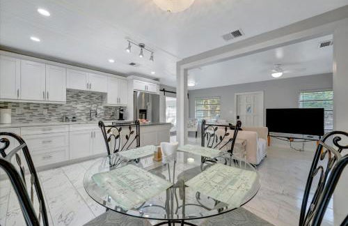 Sleeps 8 Near Busch Gardens with BBQ and Fenced Yard - Foto 48