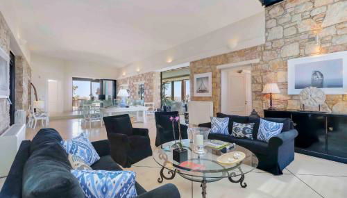 Black Diamond Beachfront Pool Villa Pasithea in Sounio, Athens - Foto 2