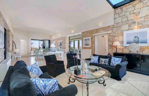 Black Diamond Beachfront Pool Villa Pasithea in Sounio, Athens - Foto 2