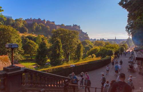 Edinburgh Castle Suite - The Edinburgh Address - Photo 32