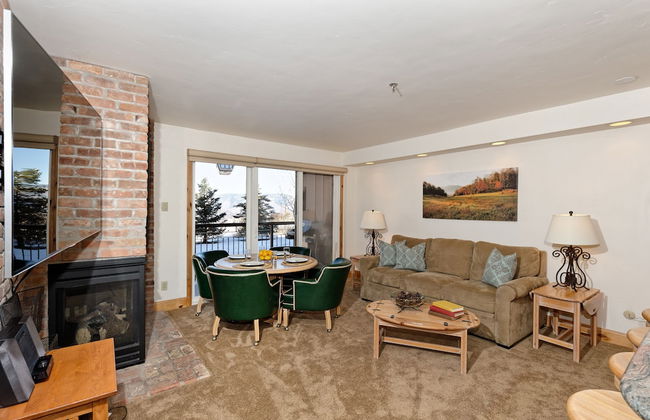 The Crestwood Condominiums - Foto 64