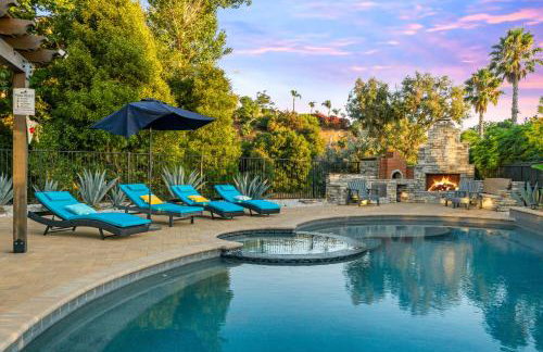 Entire Private Home with 5 Bedrooms 4 Bathrooms 3000 Sq ft Villa, Pool, Hot Tub, Nature, Garage, Winery, Available Now - Foto 47