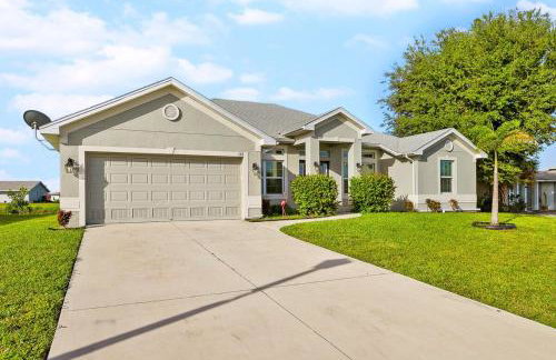 Newley Built Oasis Heated Pool Waterfront retreat - Foto 40