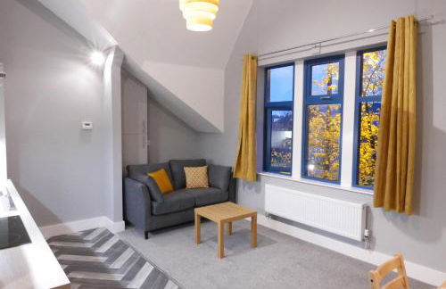 1 bed Apt close to Leeds Arena Sleeps up to 4 people F5 - Photo 1