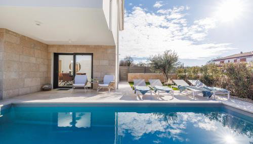 New 2026 Casa MARE Malinska with private heated pool - Foto 2, Garden, sunbed