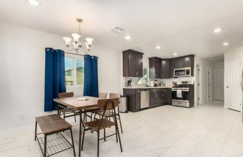 Your Downtown Home With California King Bed Unit A - Photo 18